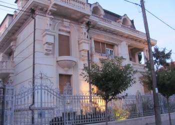 Primăria vrea să intre în război cu țiganii care au pus mâna pe vilele din centrul Timișoarei