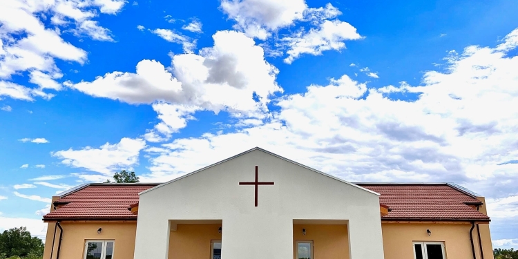 A promis, a făcut. Capela mortuară din Sânmihaiu Român, finalizată