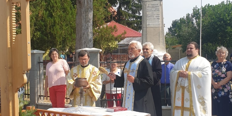 Respect pentru istorie! Troiță în memoria eroilor anticomuniști, în Sânmihaiu Român