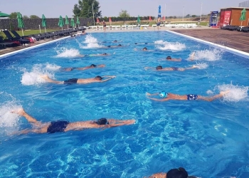 Cursuri gratuite de înot la Variaș