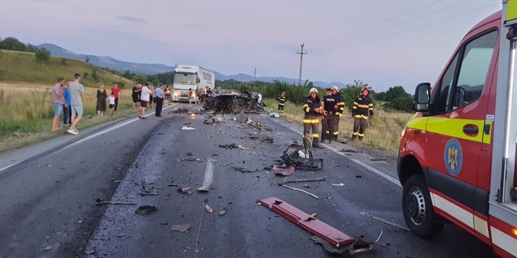Viața unui tânăr de 19 ani a fost curmată tragic, într-un accident rutier, în vestul țării