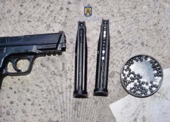 Trei bărbați din vestul țării au fost reținuți pentru mai multe infracțiuni