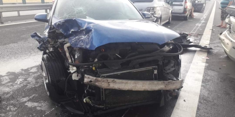 Carambol pe autostrada Timișoara – Deva. Se circulă pe banda a doua