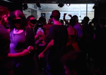 Paranghelii la priveghi, drifturi în miez de noapte și muzică prea tare în pub-uri! Motivele de împărțit amenzi, în weekend