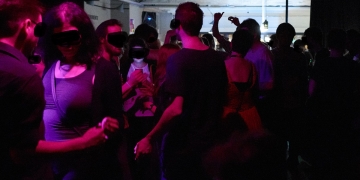 Paranghelii la priveghi, drifturi în miez de noapte și muzică prea tare în pub-uri! Motivele de împărțit amenzi, în weekend