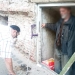 Un bătrân de 74 ani, salvat de asistenții sociali ai Primăriei Timișoara. Trăia în condiții inumane