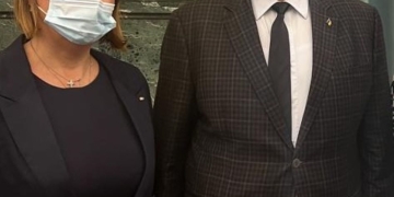 Ramona Lile, rectorul Universității „Aurel Vlaicu”,  prezentă la întâlnirea cu premierul României