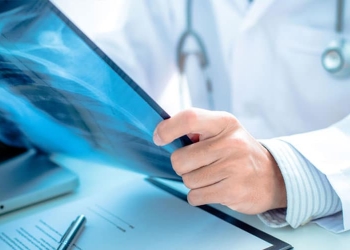 Metodă inovativă și unică în ţară. Implanturi cu extrase din recifurile de corali pentru pacienții de la Ortopedie