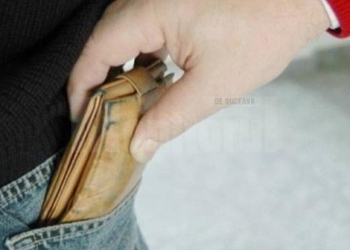 Atac într-o stație de tramvai din Timișoara. Un bătrân a fost tâlhărit