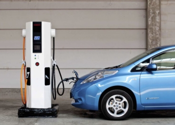 Veste bună pentru șoferii care dețin mașini electrice. Au fost montate 16 stații de încărcare, la Timișoara