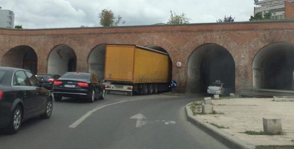 Fără excepții de la plata taxei de acces în Timișoara a autovehiculelor de mare tonaj