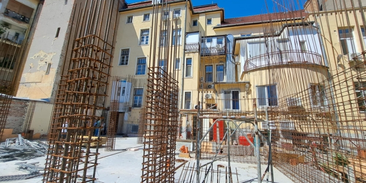 Timișoara: Clanul Cârpaci blochează extinderea unui spital, pe bani europeni