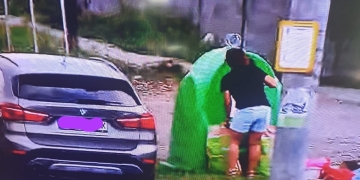 O casă în Dumbrăvița nu vine la pachet cu educația! Amenzi uriașe pentru aruncarea gunoiului pe stradă