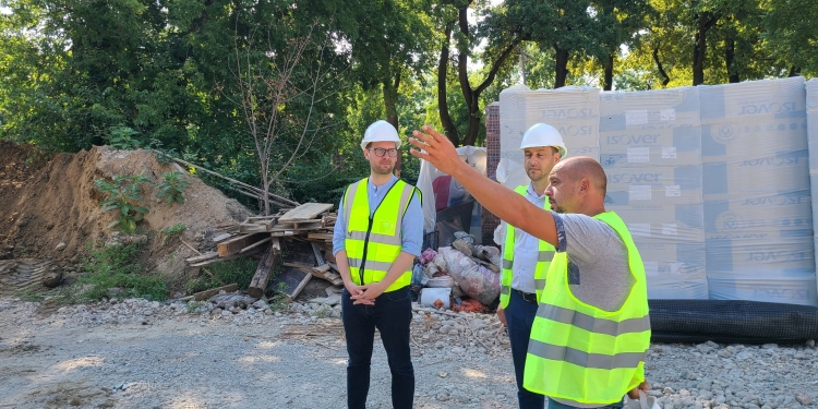 Pacienții de la Balneologie vor respira aer mai curat. Se va realiza un acces în Parcul Copiilor