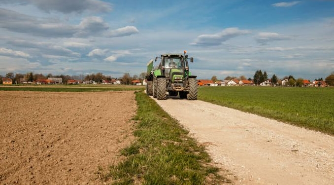 Sânmihaiu Român: Încep lucrările la drumurile agricole de 1 milion de euro
