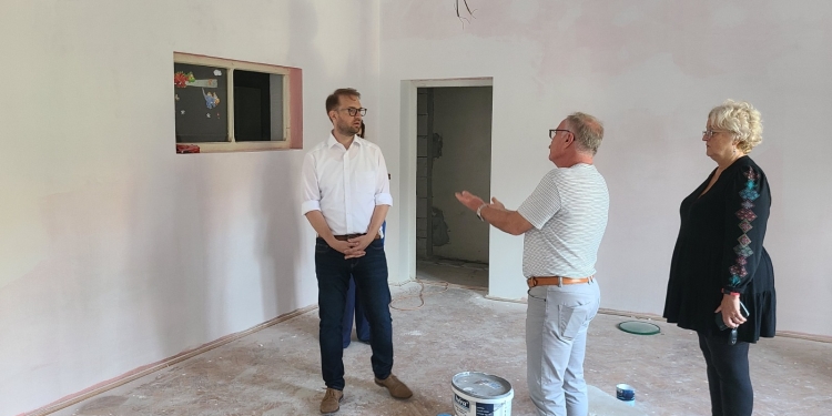 Fritz se laudă că Primăria Timișoara construiește zeci de săli de clasă noi