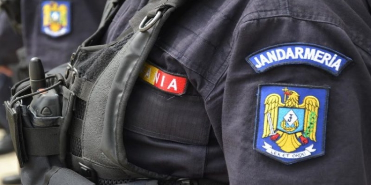 Jandarmii la datorie în minivacanță, de „Sfânta Maria”