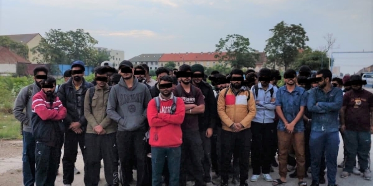 Clădire părăsită din Timișoara, transformată în adăpost pentru migranți