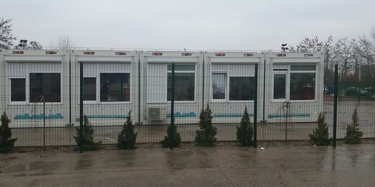 Mii de elevi din Timișoara, în containere! Și școala îi ia pe nepregătite pe aleșii locali