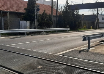 Mai multă siguranță! Începe repararea trecerilor la nivel cu calea ferată din Timiș