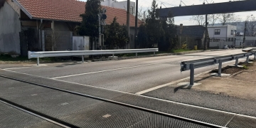 Mai multă siguranță! Începe repararea trecerilor la nivel cu calea ferată din Timiș