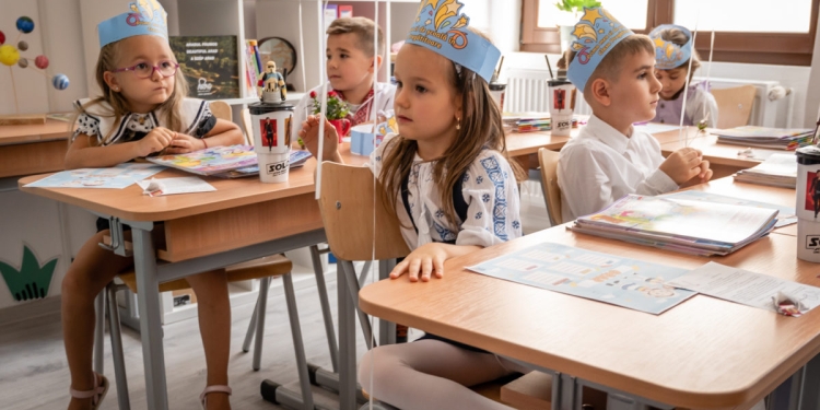 Școala „Episcop Ioan Mețianu” din Arad și-a deschis porțile pentru prima generație de elevi