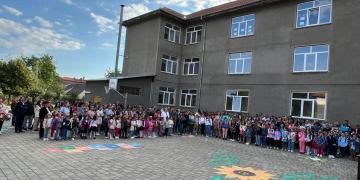 A sunat clopoțelul și pentru copiii din comuna Variaș