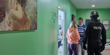 VIDEO Medici din vestul țării suspectați de decontări pentru servicii fictive! Procurorii au descins într-un centru medical