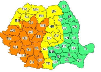 VIDEO Vestul țării se află sub cod portocaliu de ploi abundente! La Timișoara a plouat cu găleata
