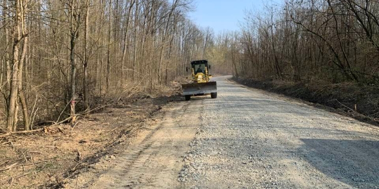 Investiții în infrastructura rutieră, la Făget! Se asfaltează până la Bunea Mare