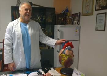 Acuzații de luare de mită la adresa unuia dintre cei mai cunoscuți medici din Timișoara! Profesorul Marian Gașpar a fost ridicat de ofițerii DGA