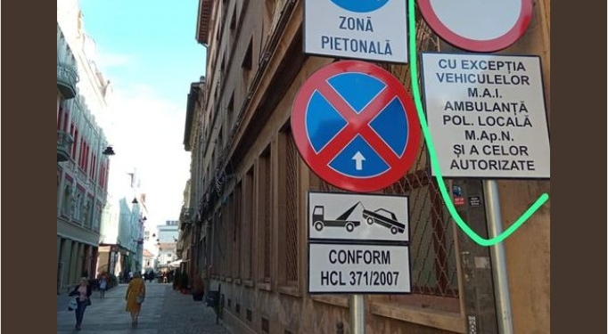 Panică în comunitatea bicicliștilor din Timișoara! Primăria a montat indicatoare care interzic accesul în zona pietonală centrală a orașului