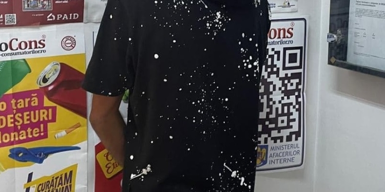 Cu joint-urile la purtător, în mijlocul zilei, pe străzile Timișoarei! Polițiștii locali i-au dat pe mâna agenților de poliție