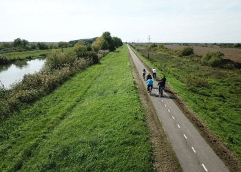 Pedalarea pe malul Begăi până în Serbia, un succes. Câți bicicliști au trecut granița