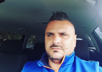 VIDEO Polițistul local din Dumbrăvița care falsifica amenzi, a fost dus la audieri. Urmează să se prezinte în fața judecătorilor