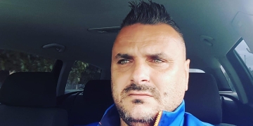 VIDEO Polițistul local din Dumbrăvița care falsifica amenzi, a fost dus la audieri. Urmează să se prezinte în fața judecătorilor