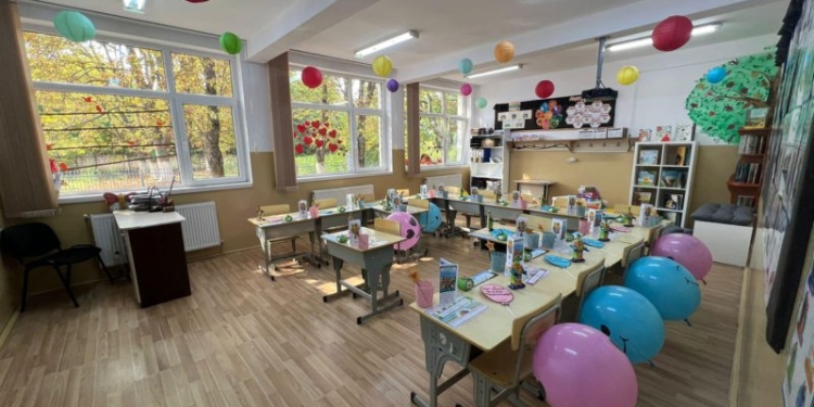 Copiii din Comloșu Mare s-au întors în bănci