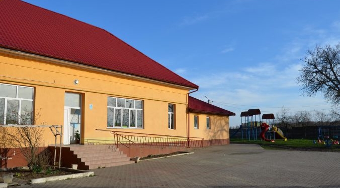 VIDEO Fără cretă și burete! Table inteligente și în școlile din satele din Timiș! Remetea Mare și Beba Veche sunt un exemplu