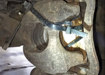 FOTO A mers să-și facă ITP-ul la o mașina abia cumpărată.  Ce au descoperit inspectorii RAR i-a făcut să-și pună mâinile în cap