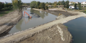 Lucrări în zona insulei Cotul Mic din Lugoj, pentru prevenirea inundațiilor