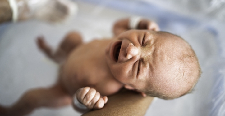 Spitalele din Lugoj și Arad vor primi aparatură performantă pentru secțiile de neonatologie