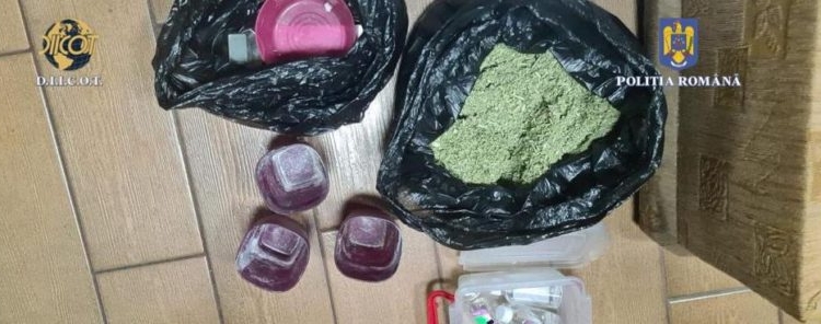 Reținuți pentru că au încercat să introducă, într-un penitenciar, droguri