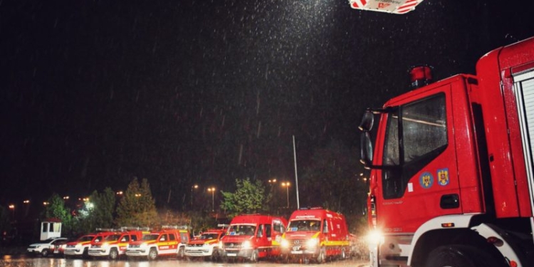 Pompierii din Timiș și din alte opt țări pleacă la un exercițiu de intervenție, la inundații