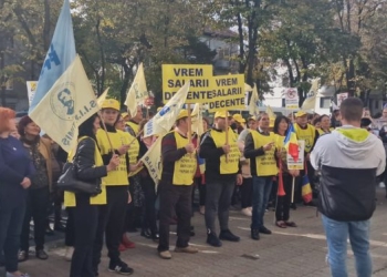 VIDEO Protest în fața Consiliului Județean