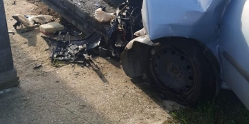 S-a oprit cu mașina într-un gard