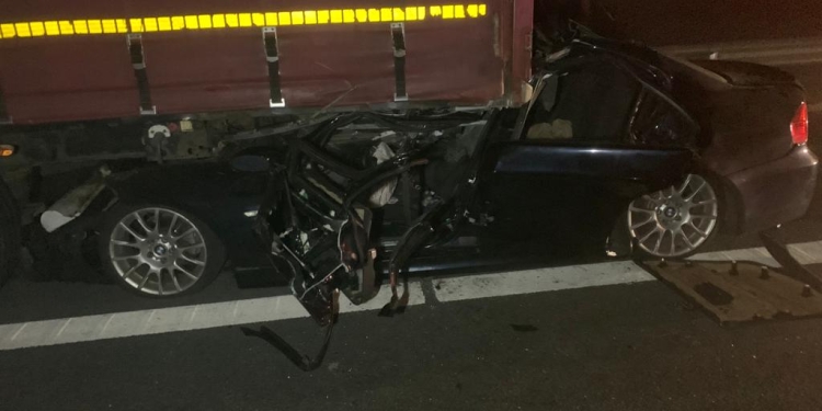 O tânără de 25 de ani și-a pierdut viața, într-un accident rutier pe A1, spre Arad