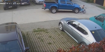 VIDEO Fiul președintelui CJ Caraș-Severin, Romeo Dunca, implicat într-un accident rutier! A lovit un copil pe bicicletă