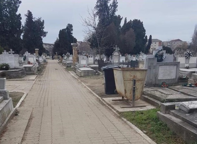 Pregătiri pentru Ziua Morților, la Timișoara! Curățenie generală în cimitire