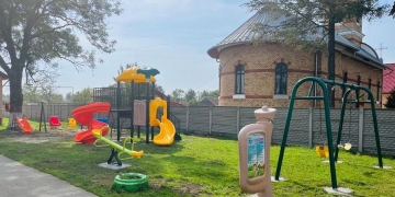 Zeci de copii din Remetea Mare și Ianova se bucură de locuri de joacă sigure!
