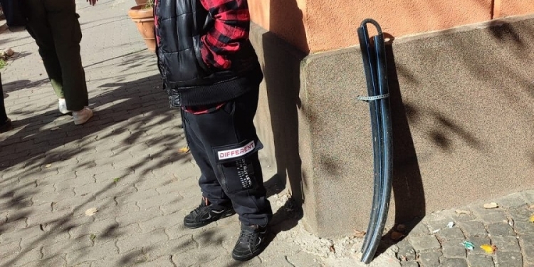 A fugit, dar nu s-a putut ascunde de Poliția Locală din Timișoara! Un urmărit național a fost prins într-o stație STPT